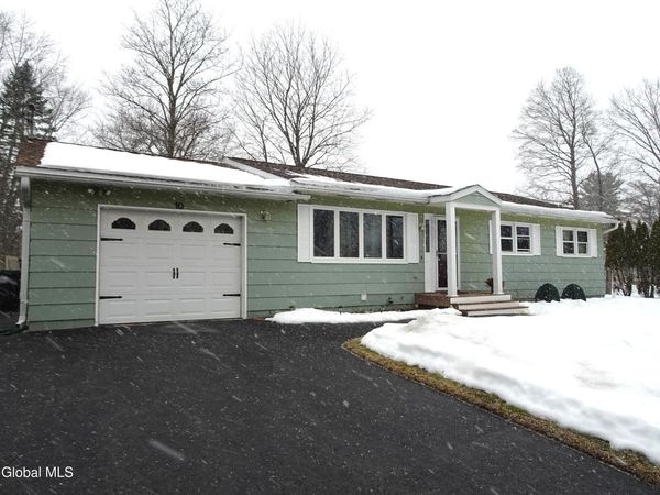 10 Mann Drive, Castleton, NY 12033