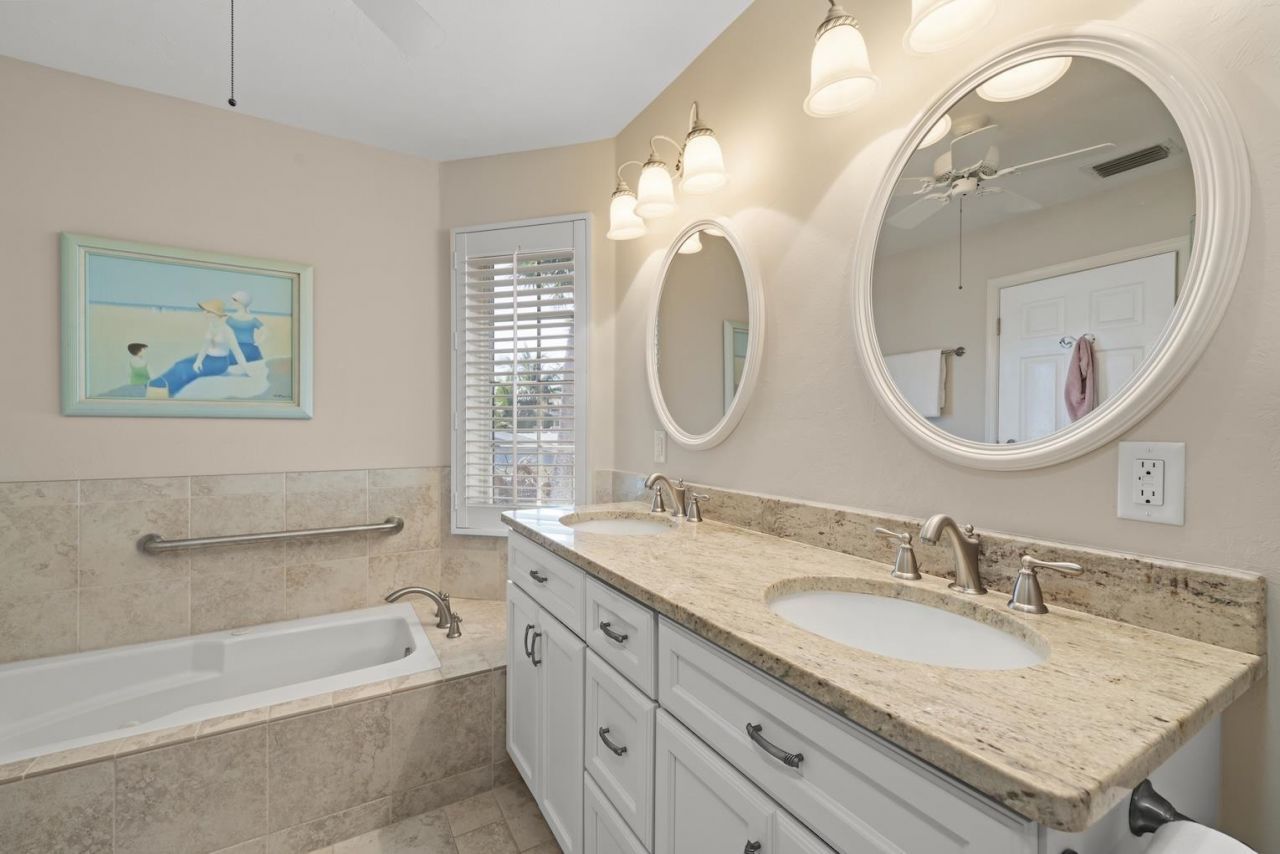 1360 Jamaica Dr, Sanibel, FL 33957 Photo