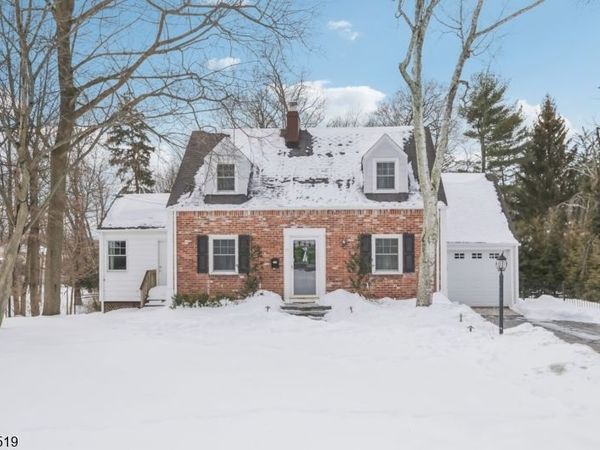 19 Linwood Ave, Midland Park, NJ 07432