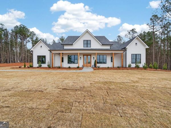 2020 Clearwater Drive, White Plains, GA 30678