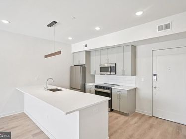 23 ROCK HILL ROAD , Unit 206, BALA CYNWYD, PA 19004