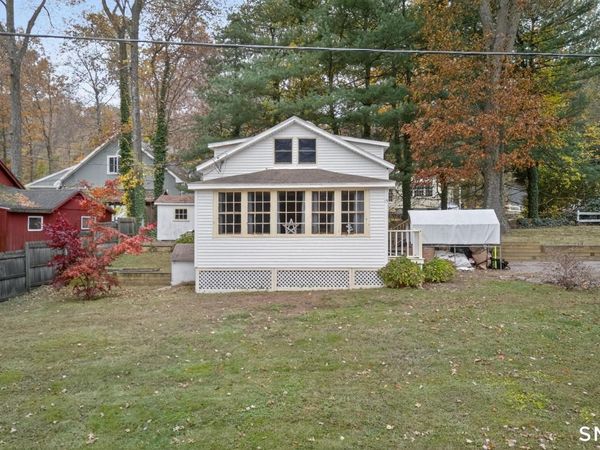 15 Hazen, Chester, CT 06412