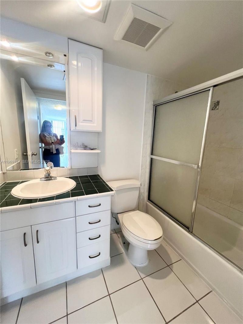 6937 Bay Dr, Unit 210, Miami Beach, FL 33141 Photo