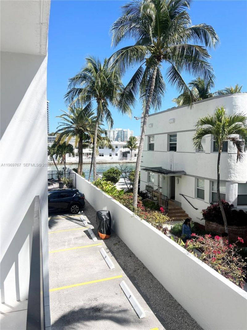 6937 Bay Dr, Unit 210, Miami Beach, FL 33141 Photo