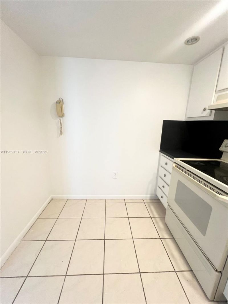 6937 Bay Dr, Unit 210, Miami Beach, FL 33141 Photo