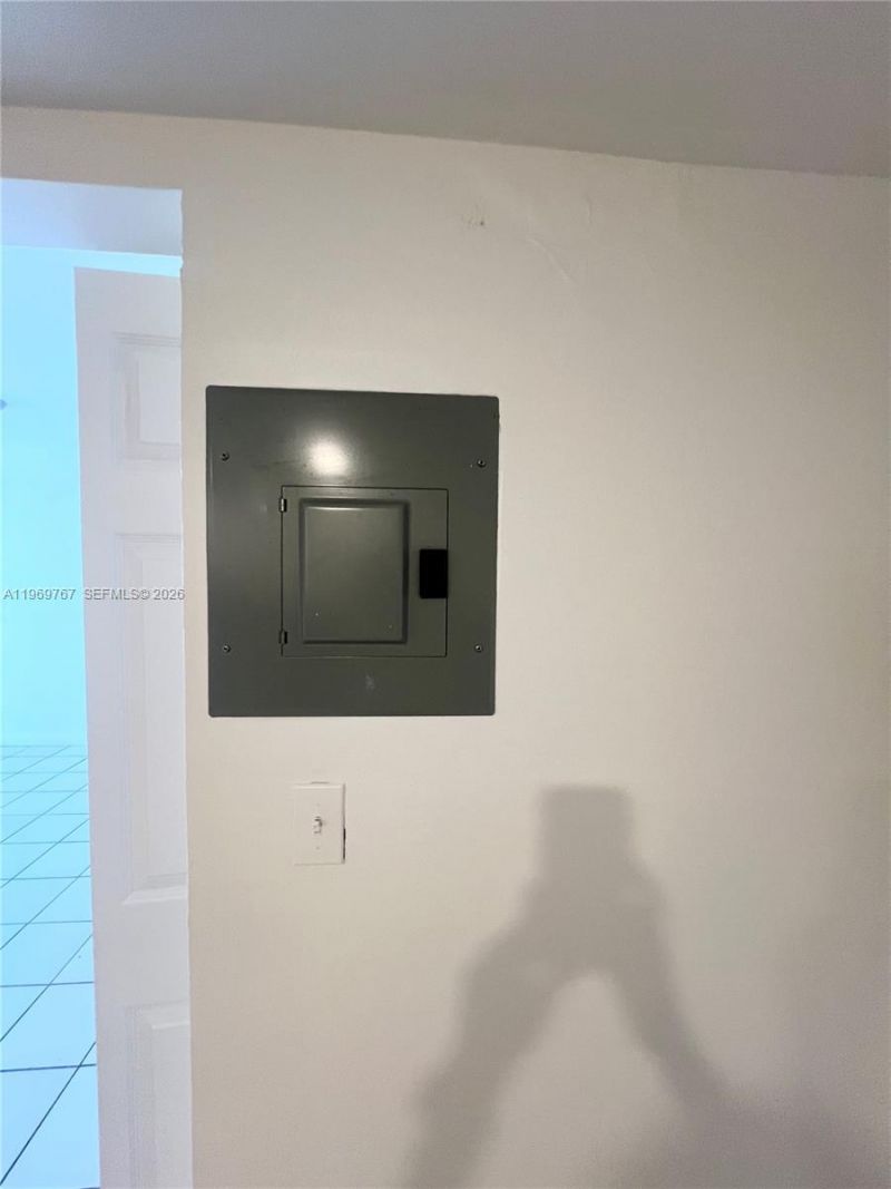 6937 Bay Dr, Unit 210, Miami Beach, FL 33141 Photo