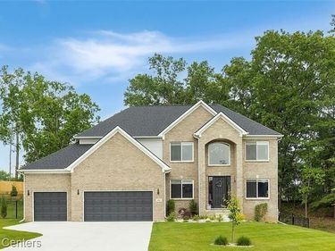 10392 Valley Creek Drive, Goodrich Vlg, MI 48438