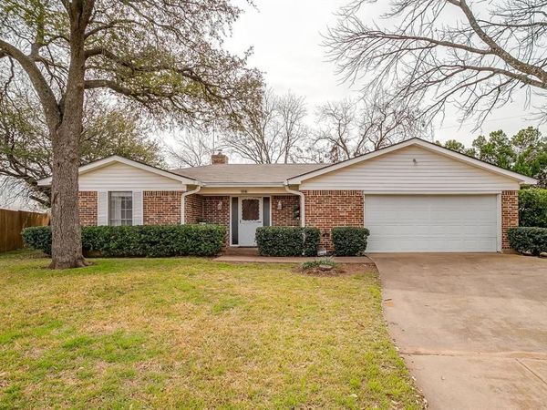 1116 Heather Court, Benbrook, TX 76126