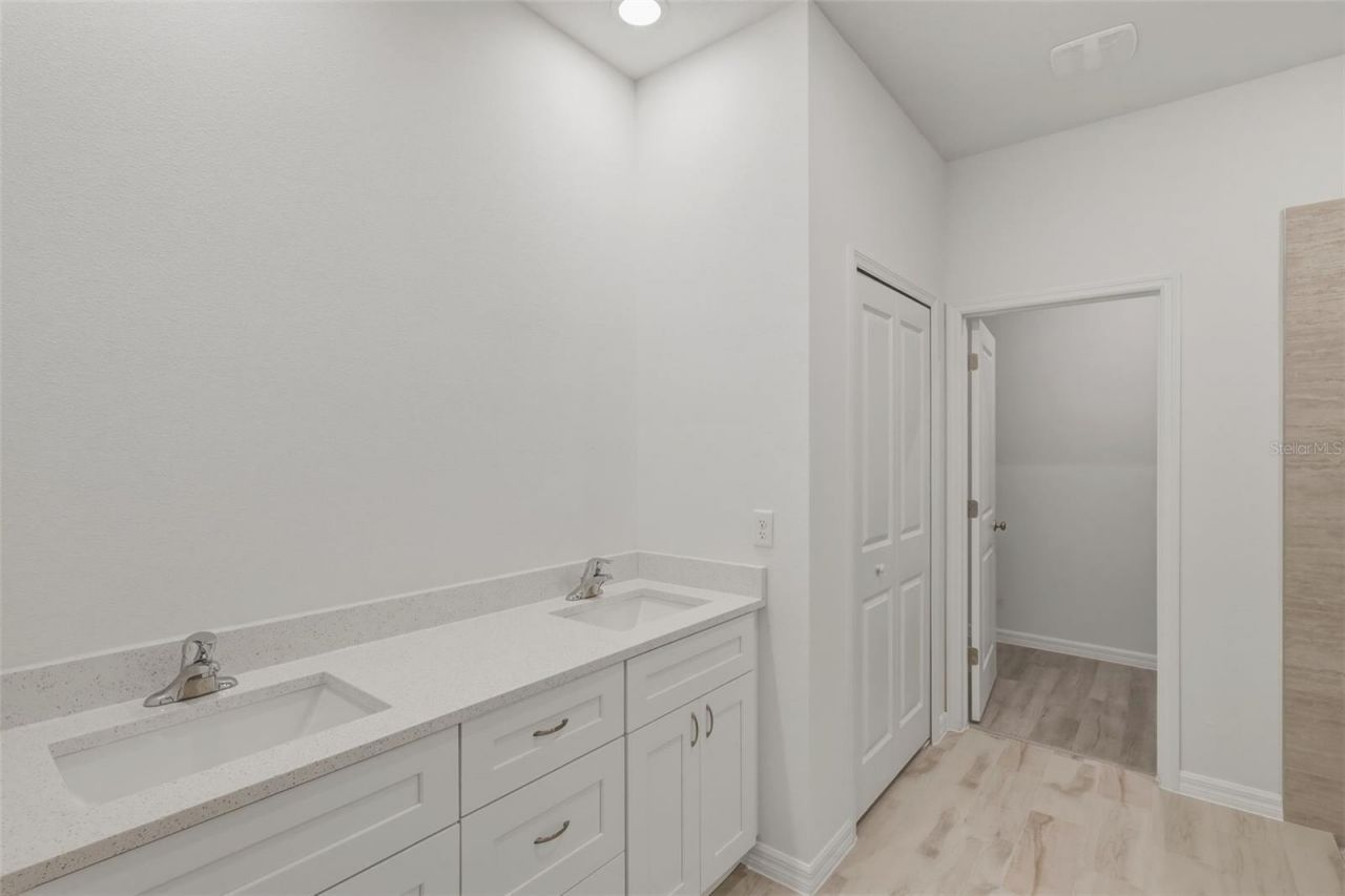 24534 Paul Street, Sorrento, FL 32776 Photo