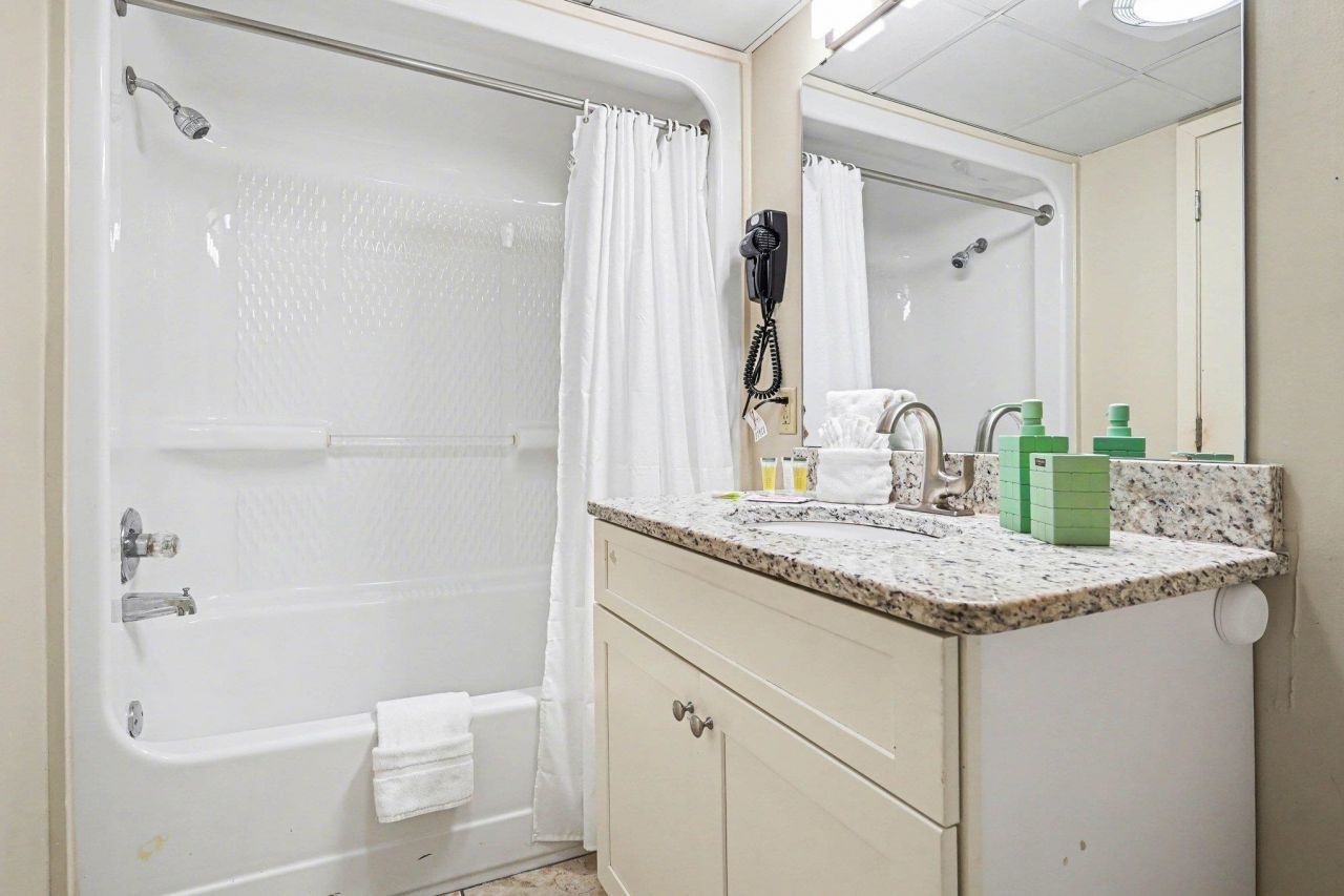 201 Ocean Blvd. S  Photo 17