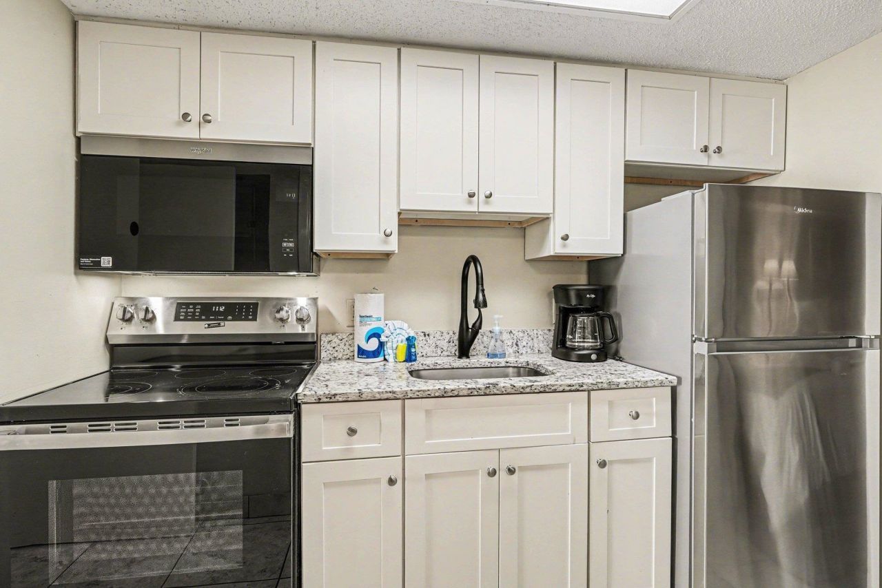 201 Ocean Blvd. S  Photo 8