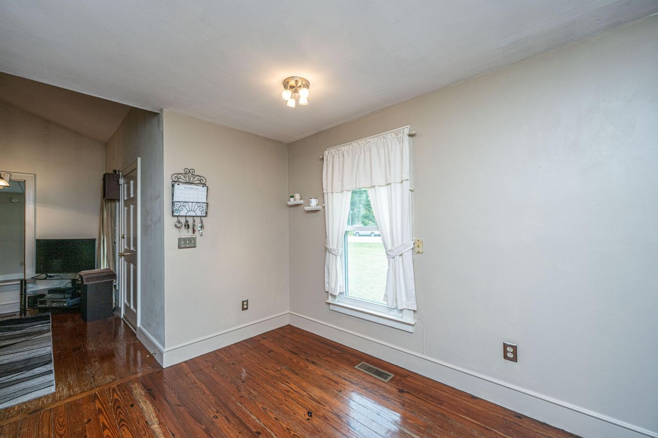 3279 Wire Road Photo 22