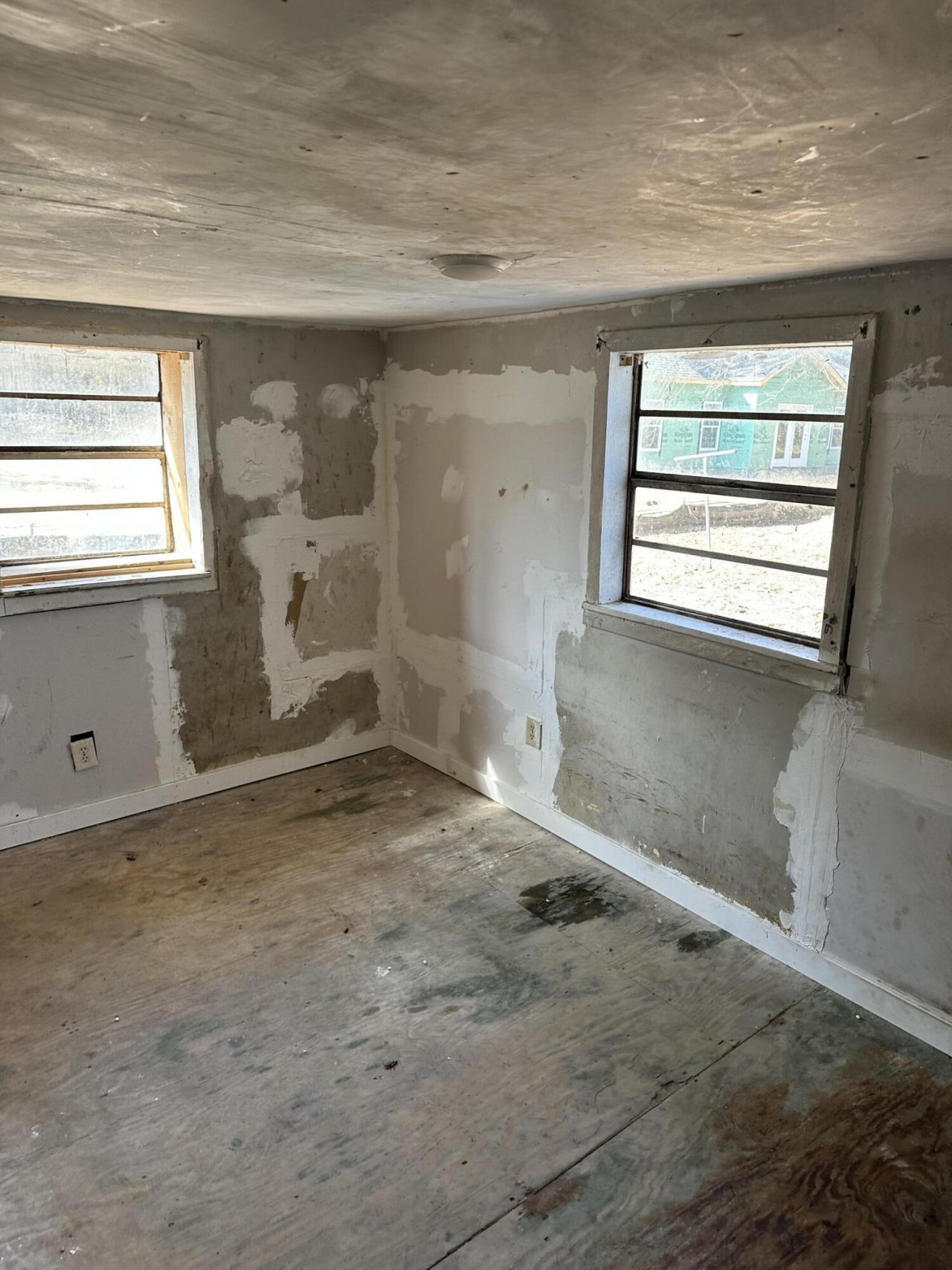 1645 Cuffy Lane Photo 16