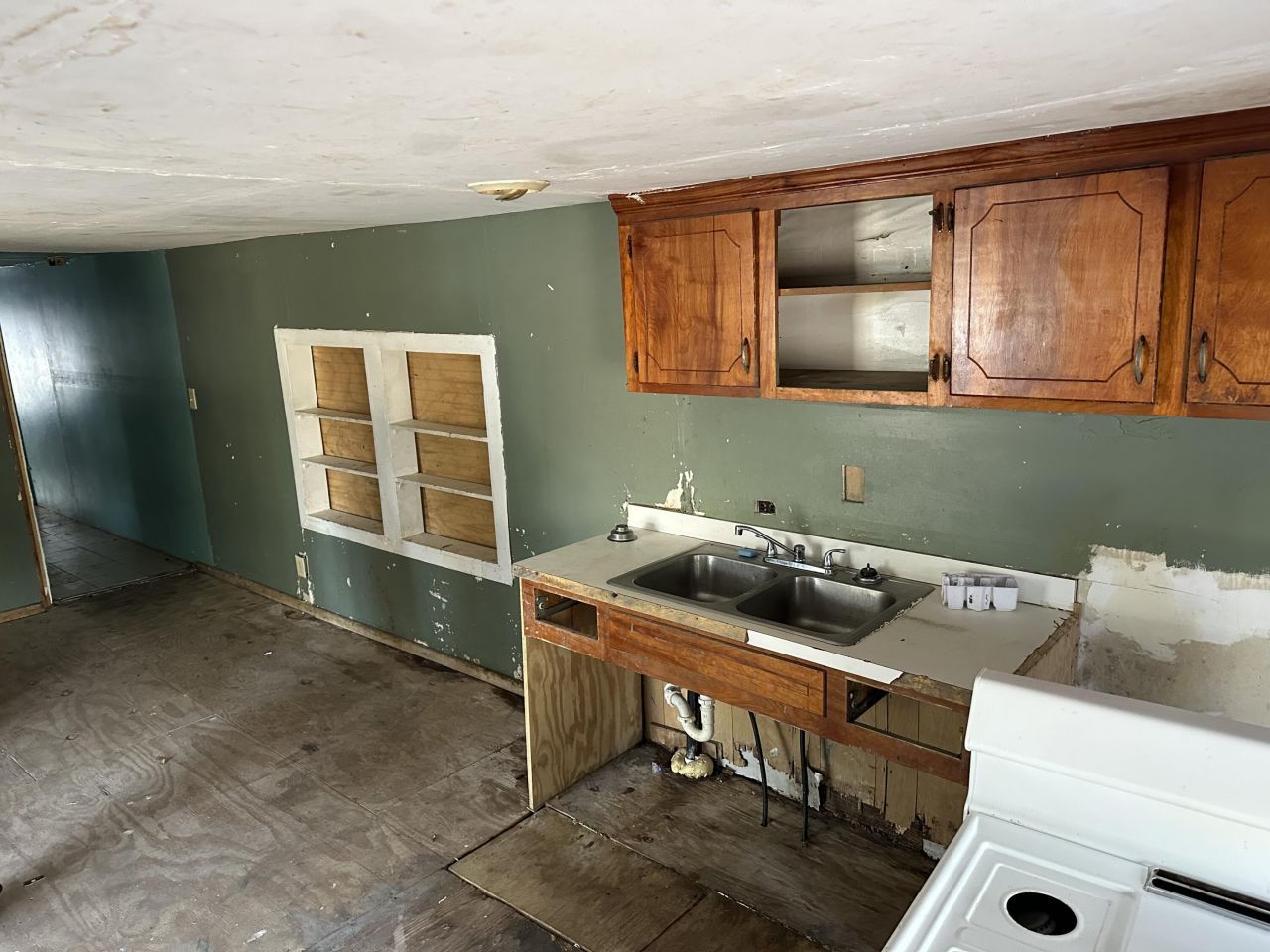 1645 Cuffy Lane Photo 8