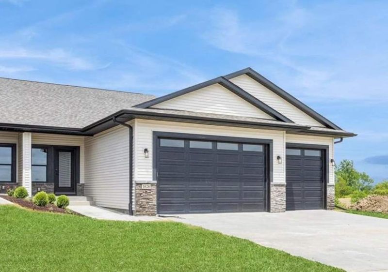 1028 Highland Trail, Solon, IA 52333 Main Photo