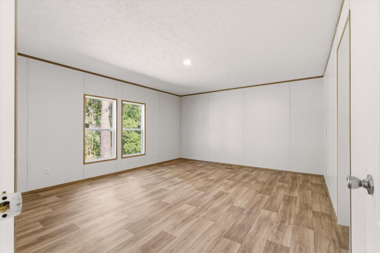 308 Howe Hall Road Photo 16