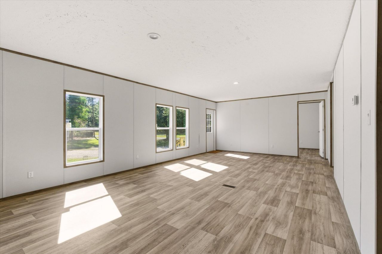 308 Howe Hall Road Photo 17