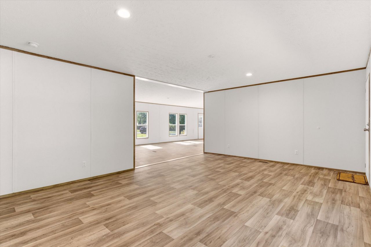 308 Howe Hall Road Photo 18