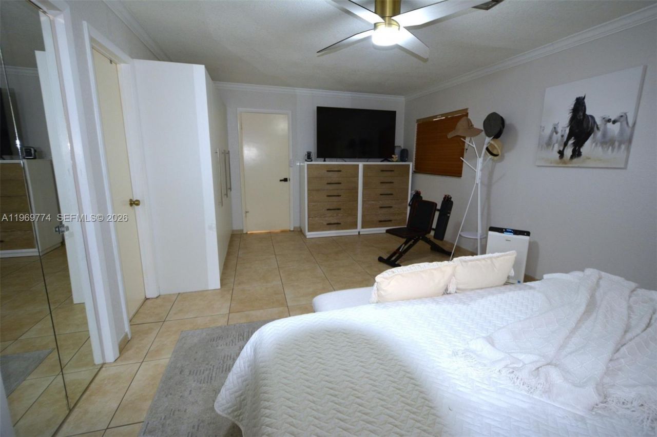 890 E 38th St , Hialeah, FL 33013 Photo