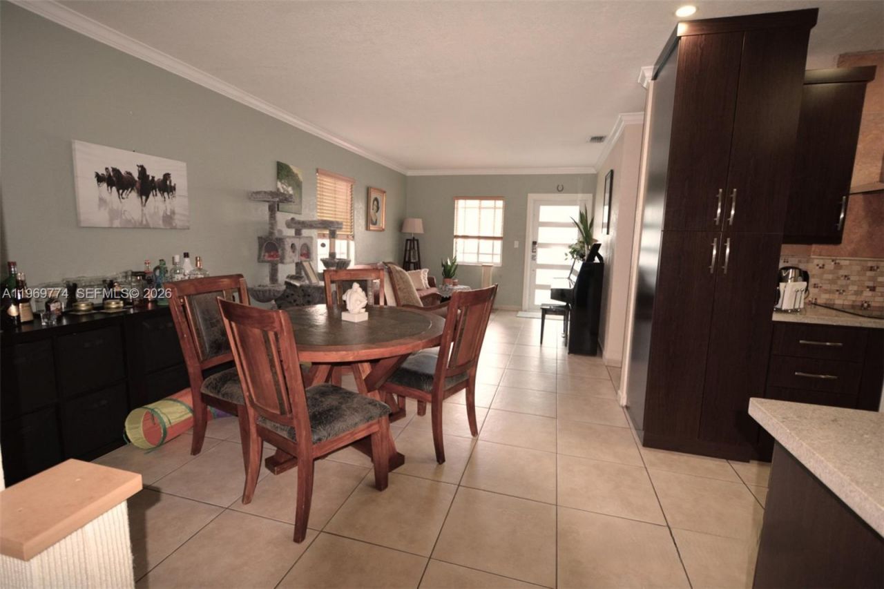 890 E 38th St , Hialeah, FL 33013 Photo