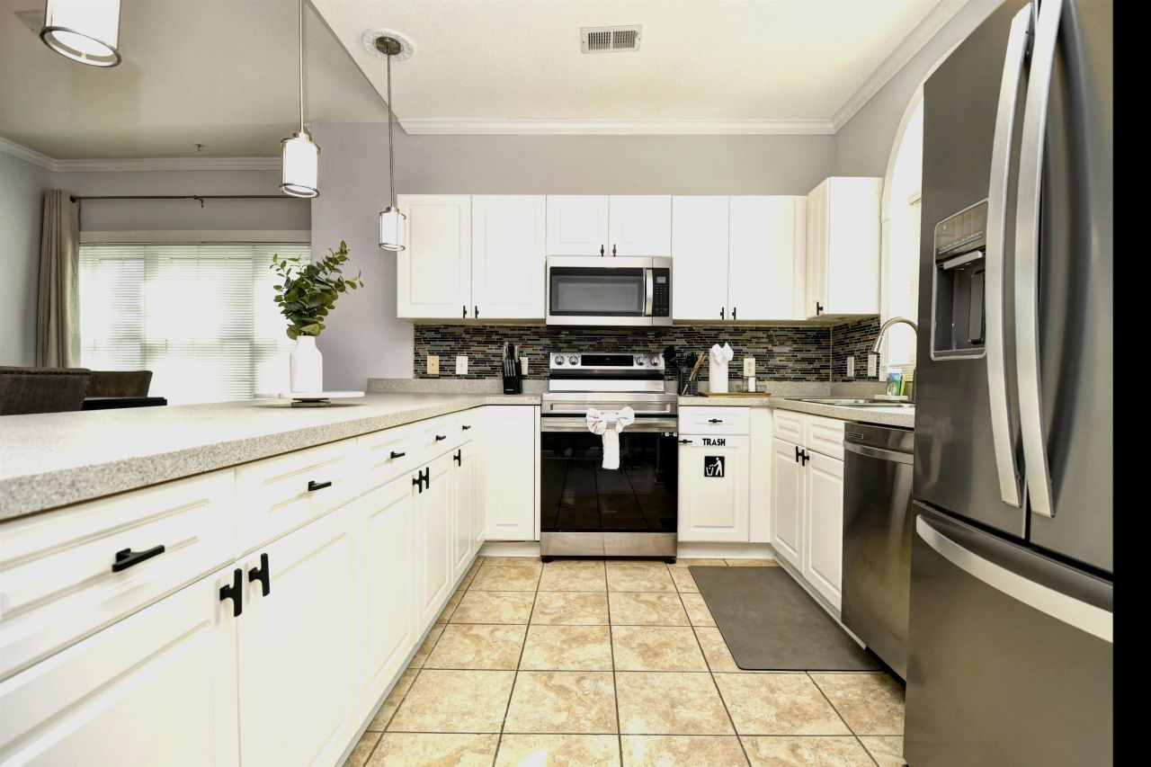 4834 Carnation Circle  Photo 5