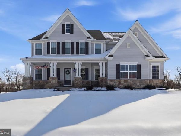 520 DARROW ROAD, YORK, PA 17404