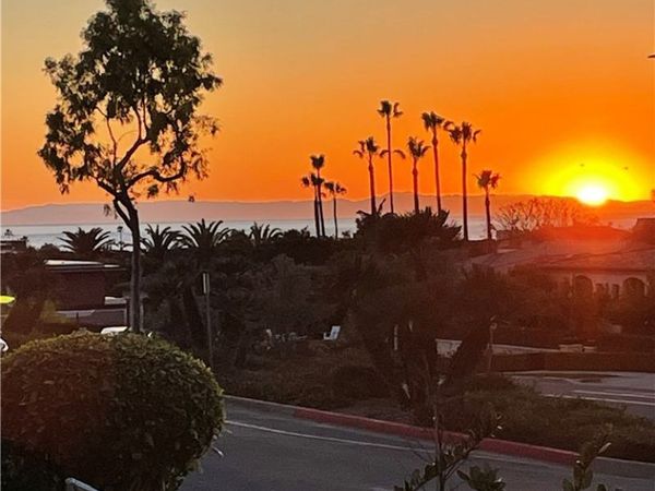 504 Avocado Avenue, Corona Del Mar, CA 92625