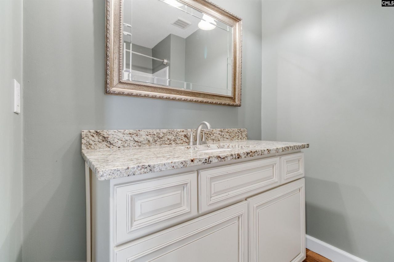 1207 S Fredericksburg Drive  Photo 15