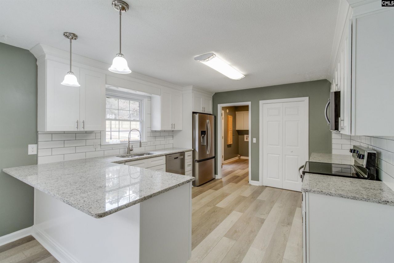 1207 S Fredericksburg Drive  Photo 4