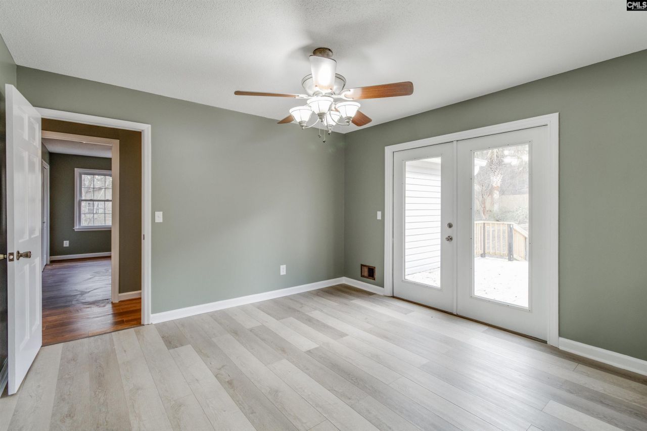 1207 S Fredericksburg Drive  Photo 6