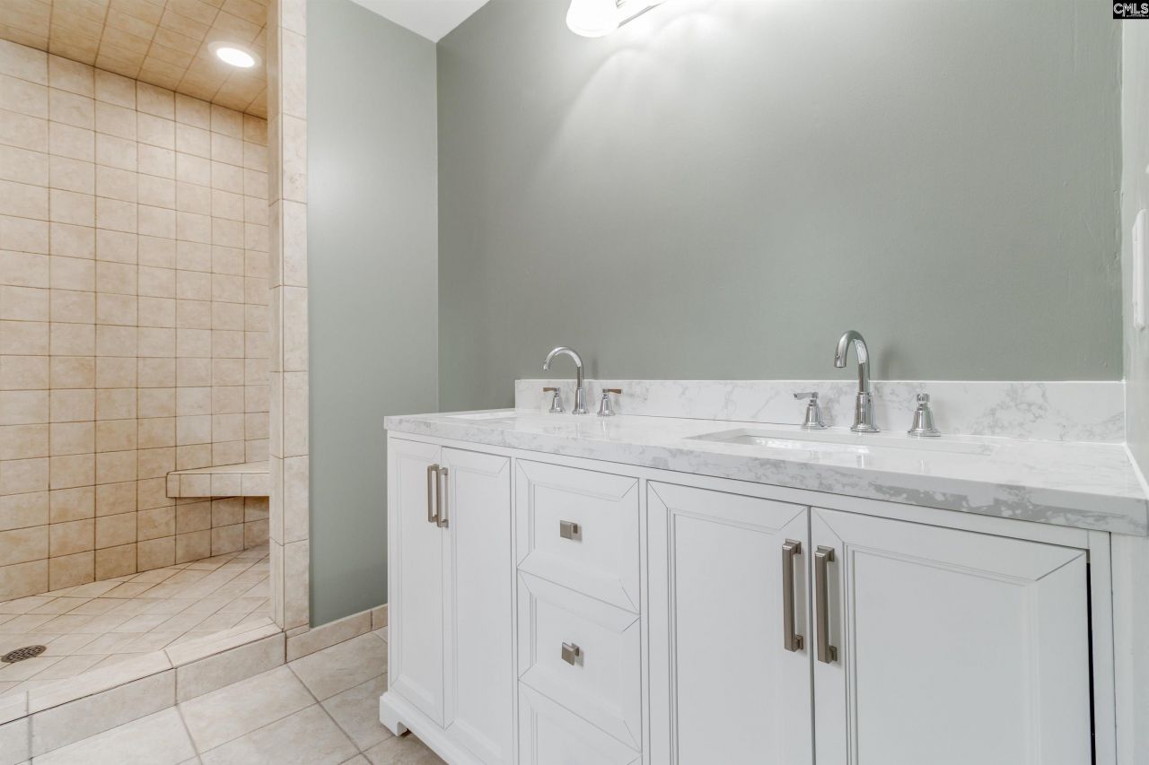 1207 S Fredericksburg Drive  Photo 8