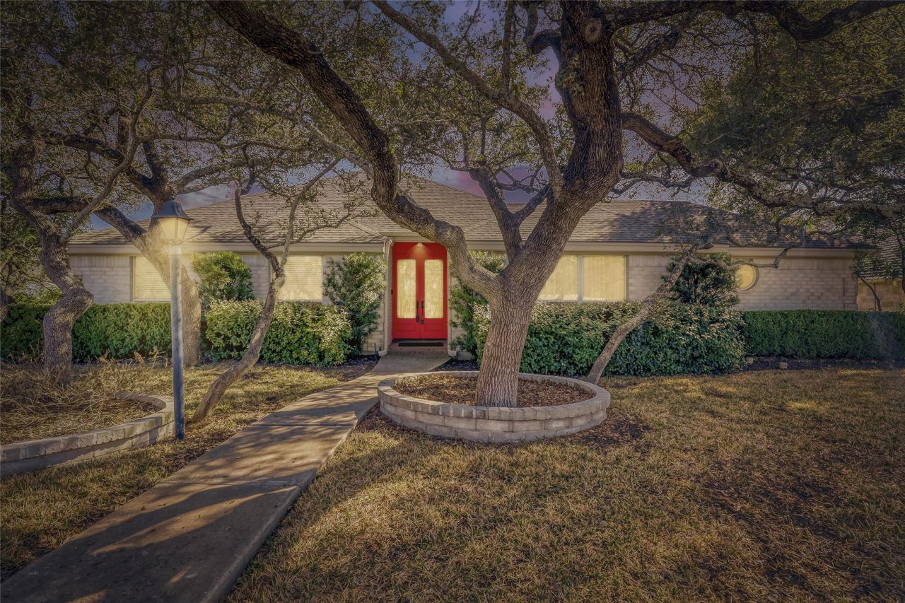 122 Tallstar Dr, Lakeway, TX 78734 Main Photo