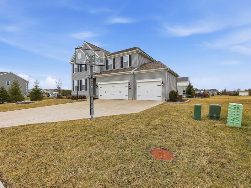 720 Weaver Ridge Drive, Marysville, OH 43040 Photo 3