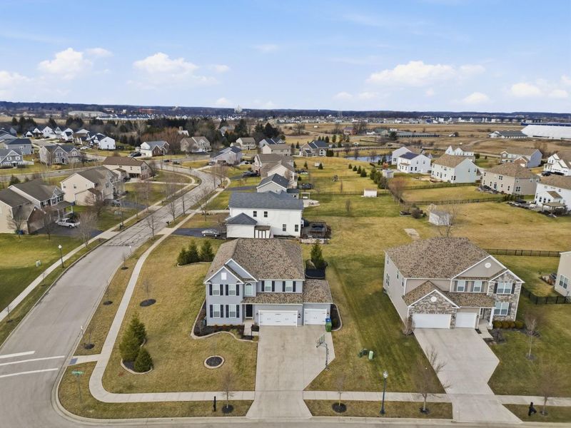 720 Weaver Ridge Drive, Marysville, OH 43040 Photo 5