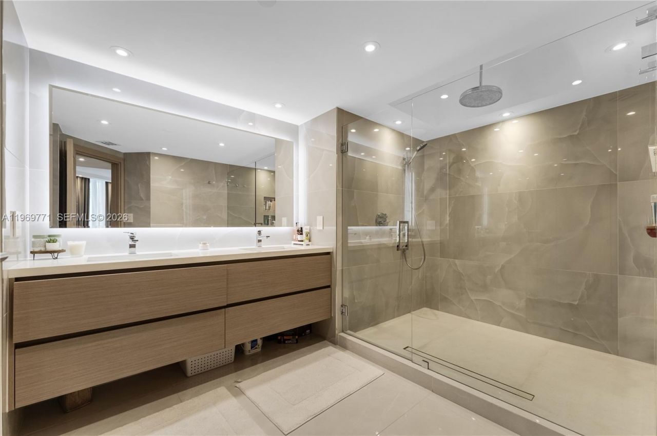 20191 E Country Club Dr, Unit 1603, Aventura, FL 33180 Photo