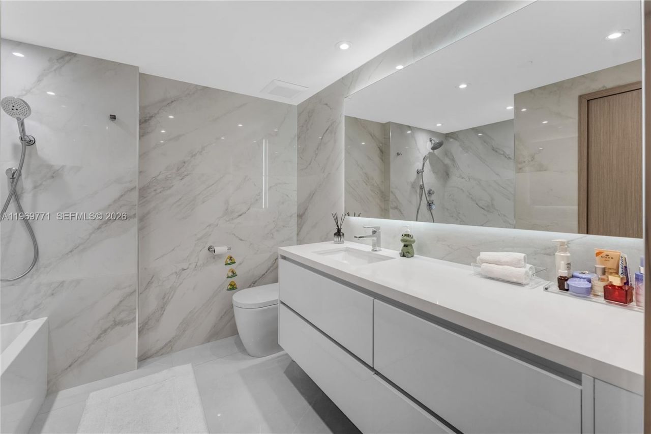 20191 E Country Club Dr, Unit 1603, Aventura, FL 33180 Photo