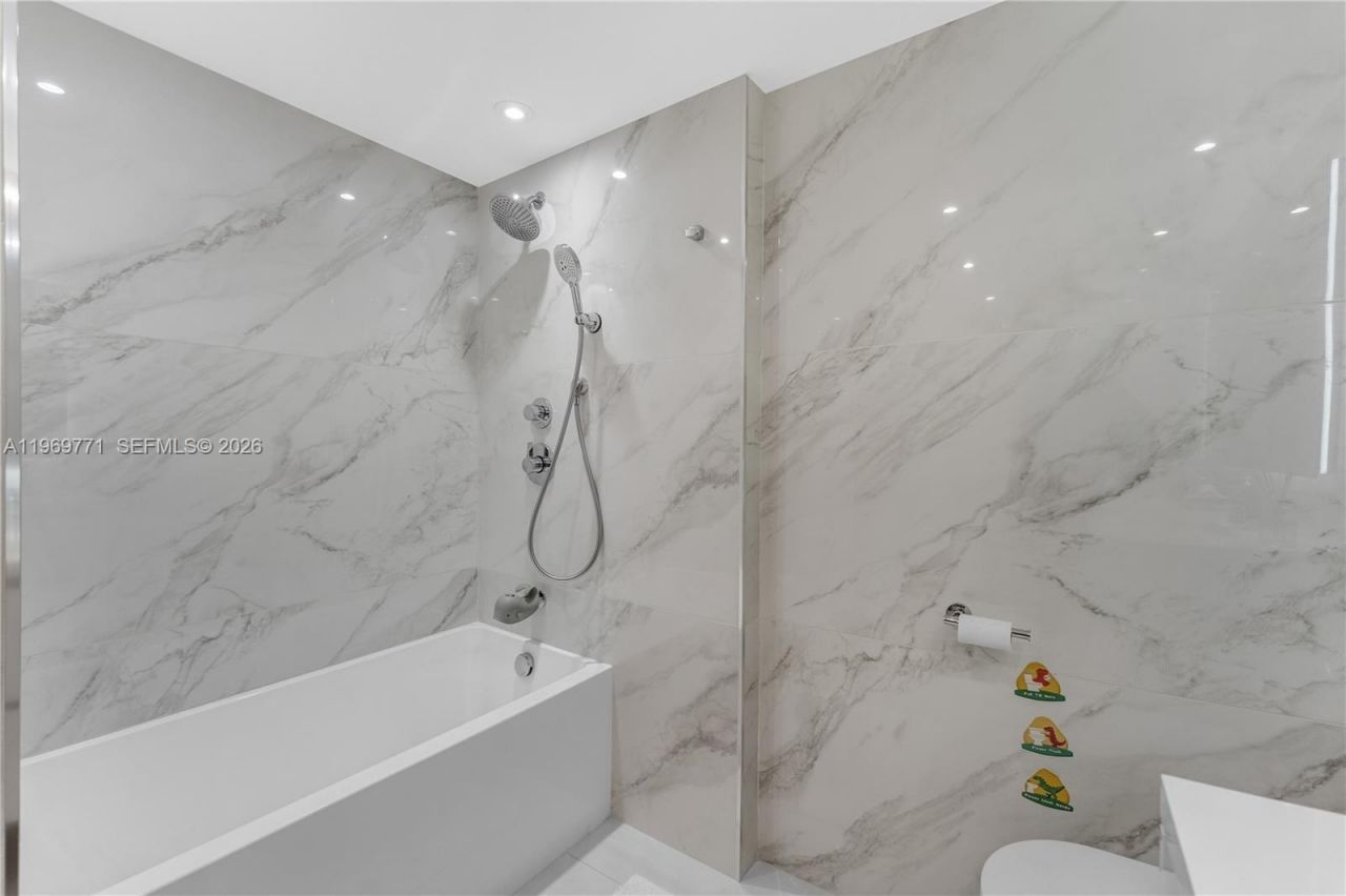 20191 E Country Club Dr, Unit 1603, Aventura, FL 33180 Photo