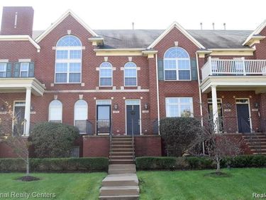 3082 CAMDEN Drive, Troy, MI 48084