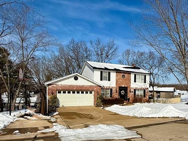 6127 Barrington Oaks Drive, Cedar Hill, MO 63016