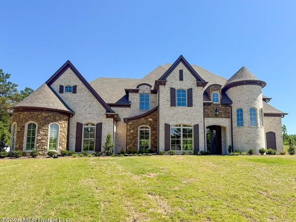 410 Poplar Lane, Holly Springs, MS 38635