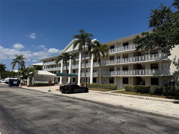 6121 Balboa Circle, Unit 306, Boca Raton, FL 33433