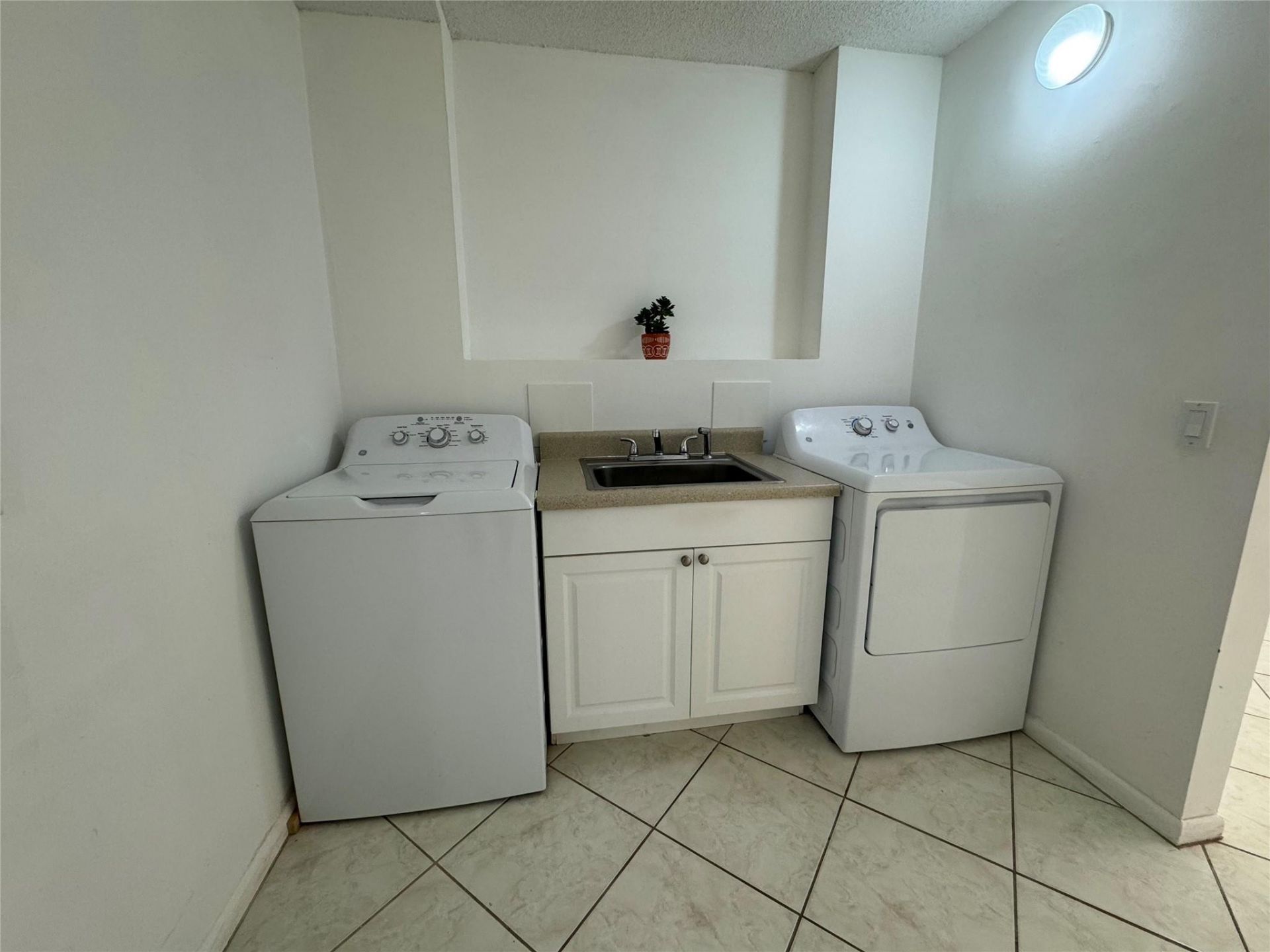 6121 Balboa Circle, Unit 306, Boca Raton, FL 33433 Photo