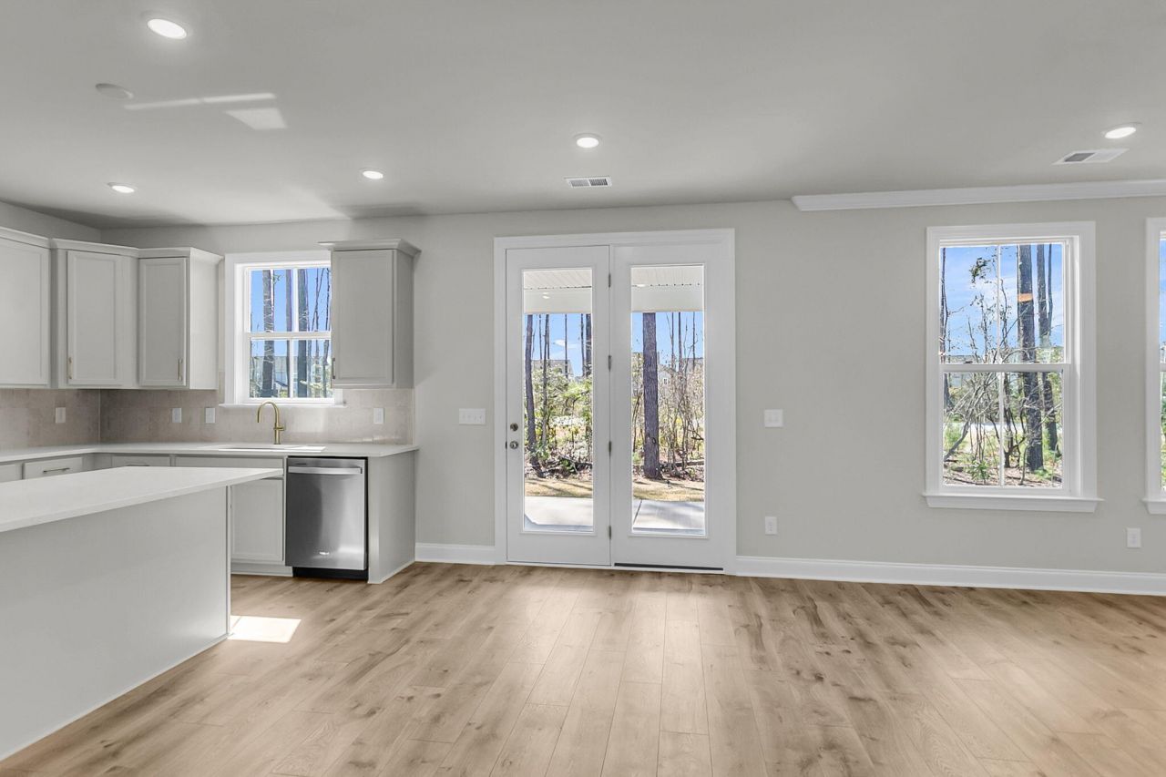 743 Maynard Lane Photo 17