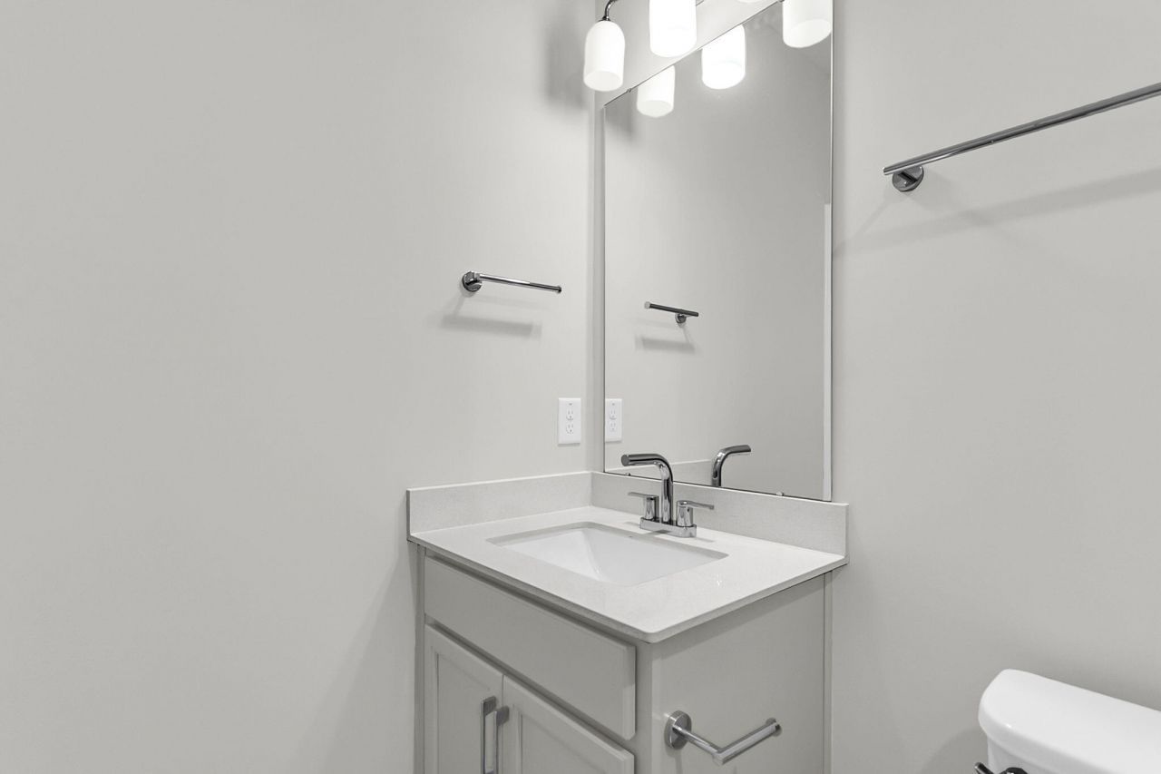 743 Maynard Lane Photo 38