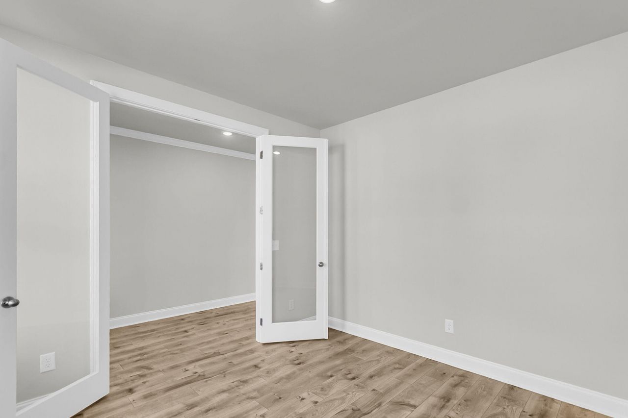 743 Maynard Lane Photo 8