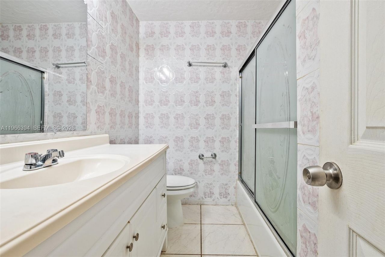 833 NW 82nd Ave , Unit 6, Plantation, FL 33324 Photo