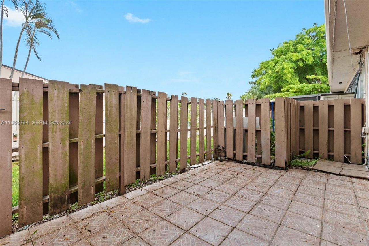 833 NW 82nd Ave , Unit 6, Plantation, FL 33324 Photo