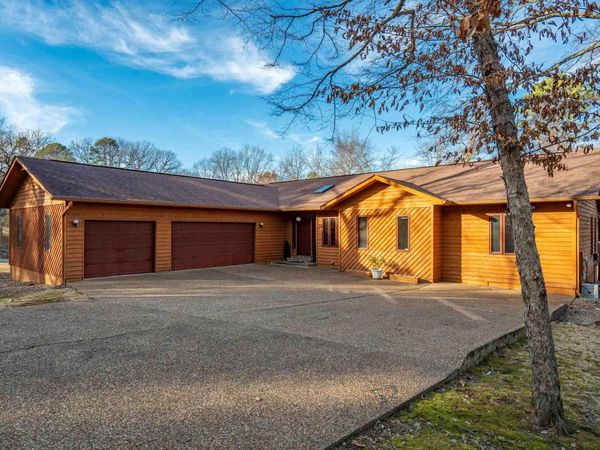 18 Lindura Way, Hot Springs Village, AR 71909