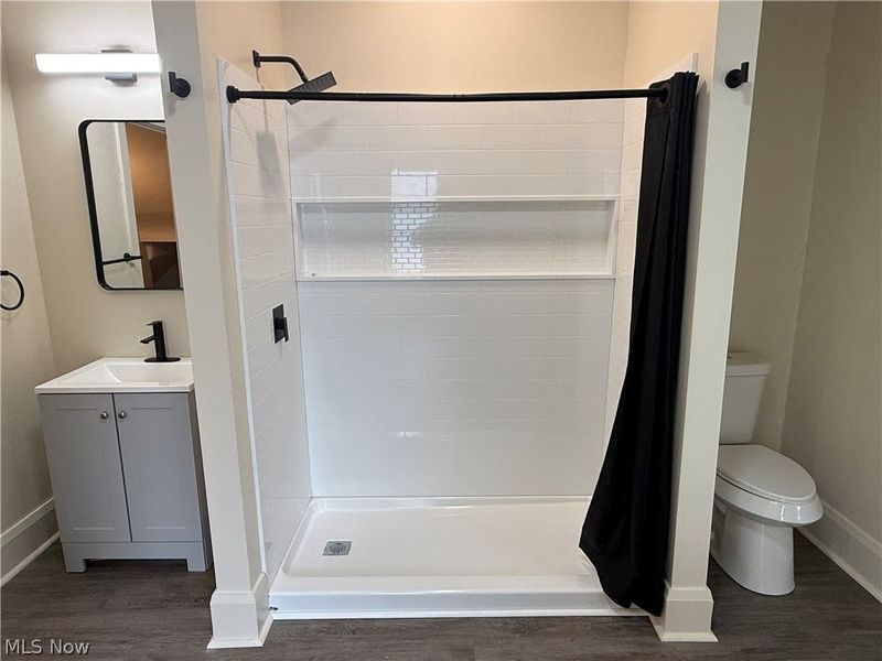 210 Perry Street, Unit Front, Struthers, OH 44471 Photo 12