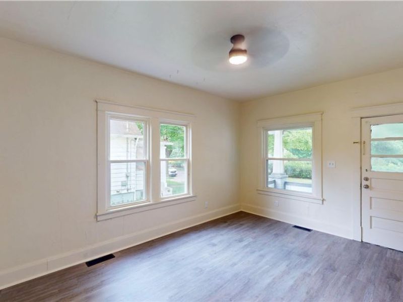 210 Perry Street, Unit Front, Struthers, OH 44471 Photo 3